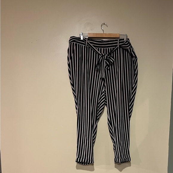 Torrid Multi Stripe Crepe Tie Front Tapered Pants With Belt Size 2 (18-20) - Picture 5 of 12